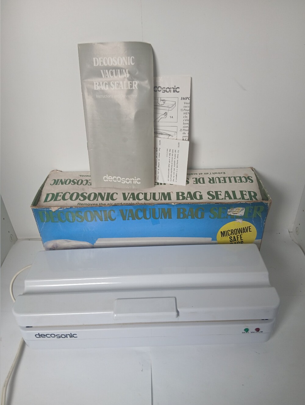 Decosonic White Vacuum Bag Sealer - Portable Food Sealing Machine